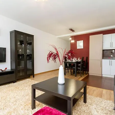 Family Lux Lounge In Voeroesmarty Street By Nw Апартаменты *