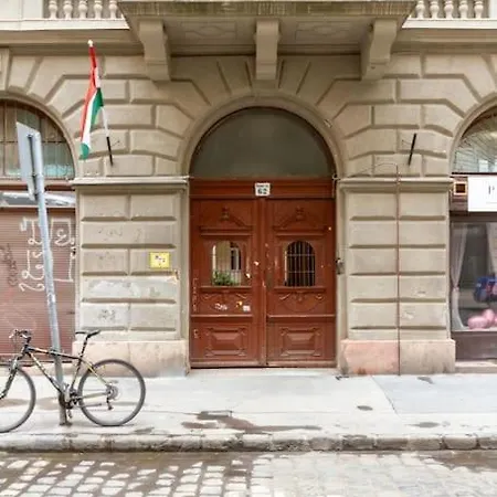 Apartamento Family Lux Lounge In Voeroesmarty Street By Nw Budapeste